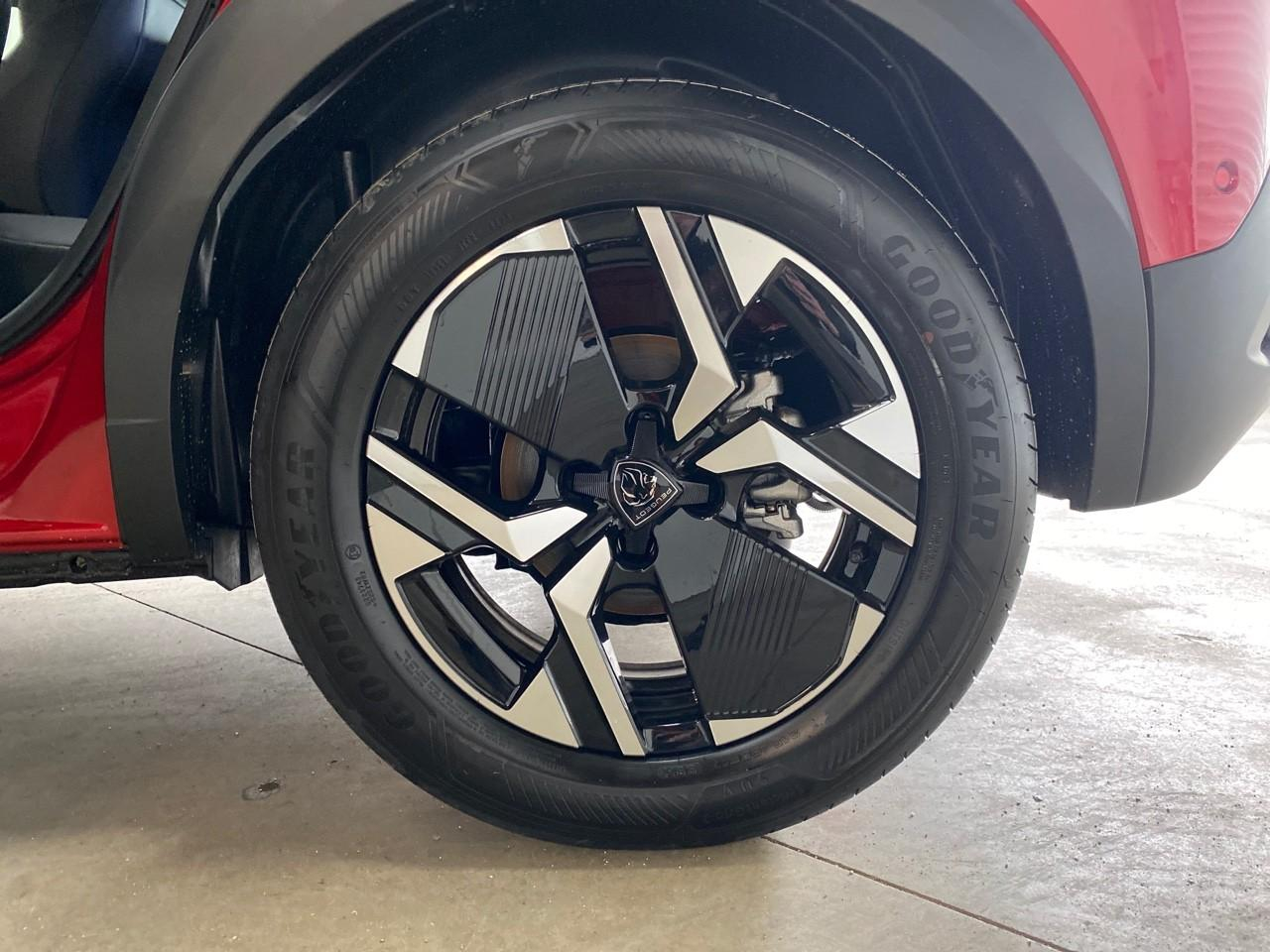 Peugeot 2008 e-2008 156ch gt — photo 11