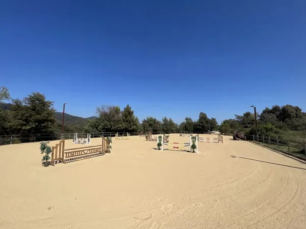 Propriété Équestre d'Exception aux Portes de Cannes