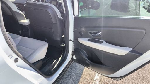 Renault Grand Scenic 1.6 dCi 130 Energy - Intens – 2017 – 138752 km – Diesel – Boîte Manuelle — photo 13
