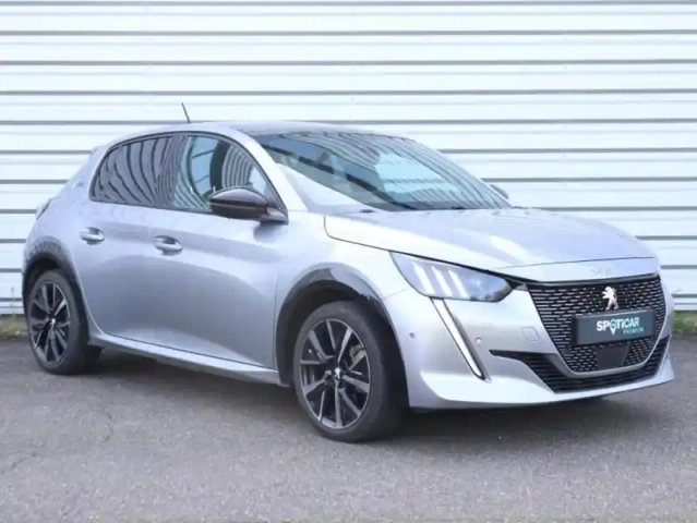 Peugeot 208 e- 136ch gt — photo 3