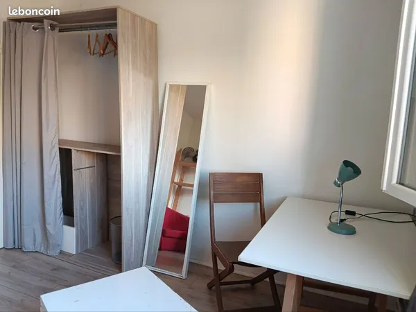 Chambre meublee