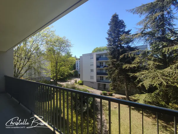 T2 avec grand balcon - Proche centre-ville et gare