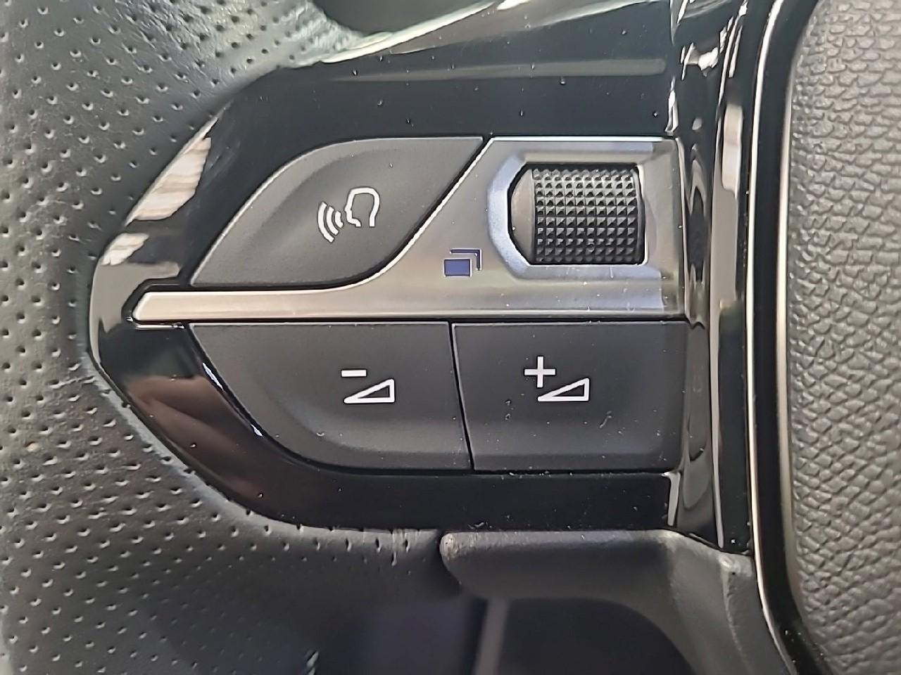 Peugeot 2008 electrique 54 kwh 156 ch gt — photo 19