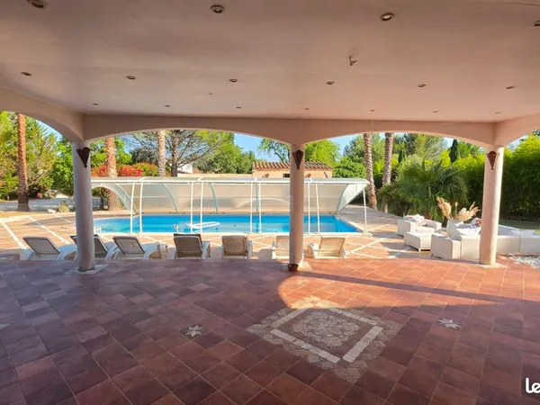 Nord Montpellier : Villa 357 m² sur terrain de 5263 m2