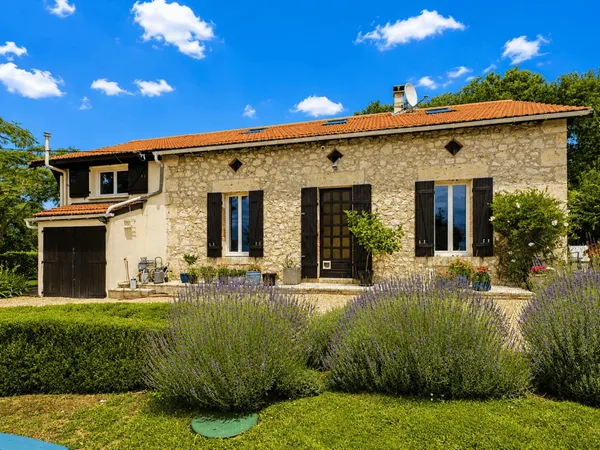Maison isolée avec piscine et vue imprenable