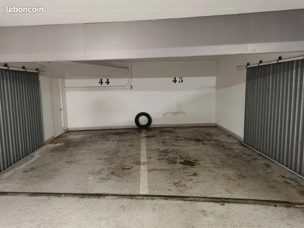 Loue parking rue Caulaincourt 75018