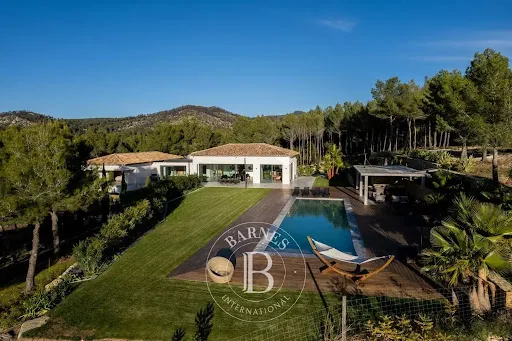 Villa 7 pièces 500 m²