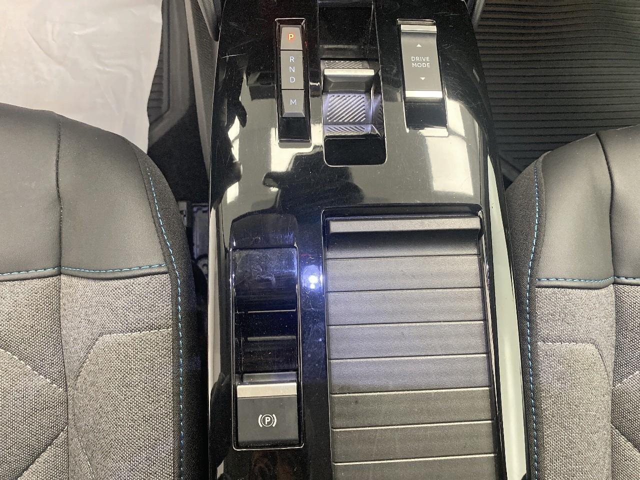 Citroën C4 puretech 130 s&s eat8 c-series — photo 16