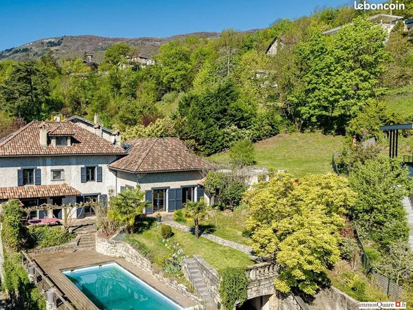 Maison 10 pièces 301 m²