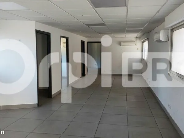 Bureau 100 m²
