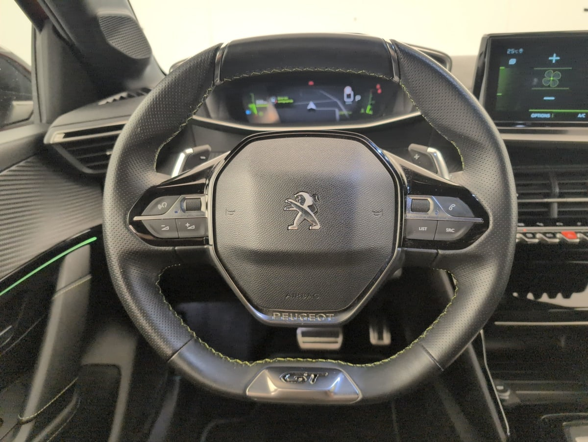 Peugeot 208 — photo 23