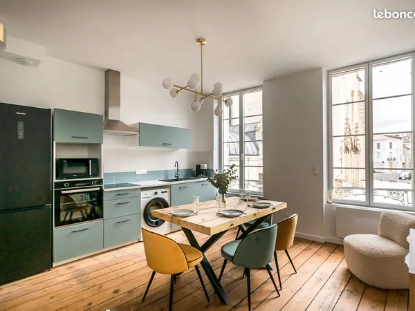 Appartement meublé refait à neuf de 40m2 avec vue sur la cathédrale - Hyper centre d'Agen