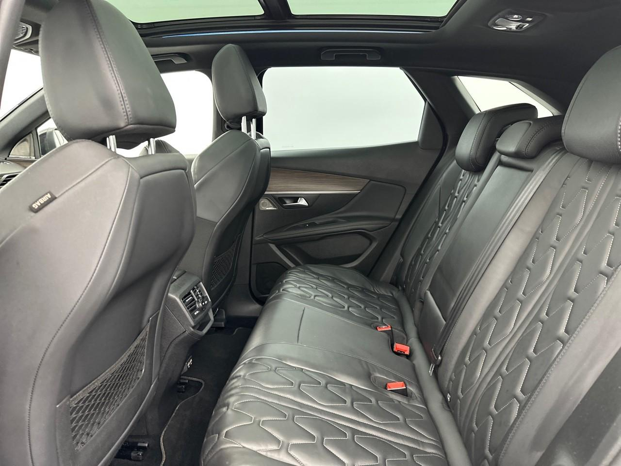 Peugeot 3008 hybrid 225 e-eat8 gt pack — photo 12