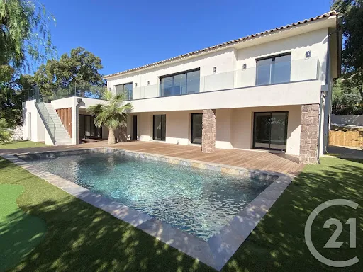 Maison 7 pièces 238 m²
