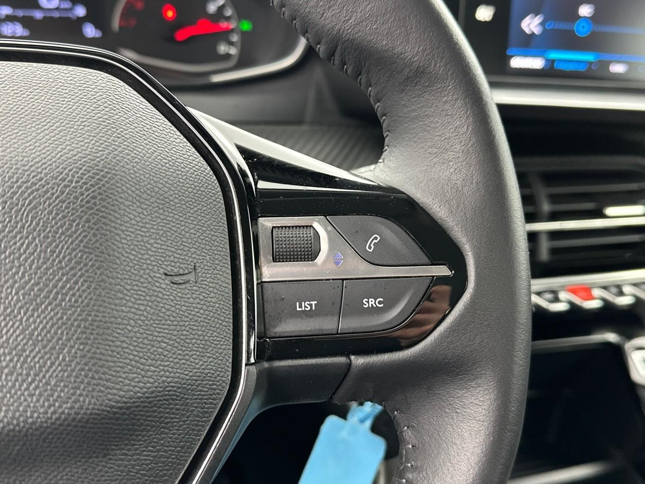 Peugeot 2008 puretech 100 s&s bvm6 active — photo 21