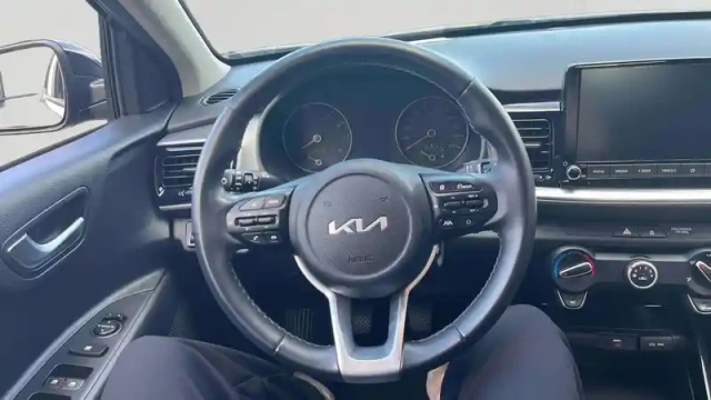 Kia Stonic 1.0 t-gdi 100 ch bvm6 — photo 12