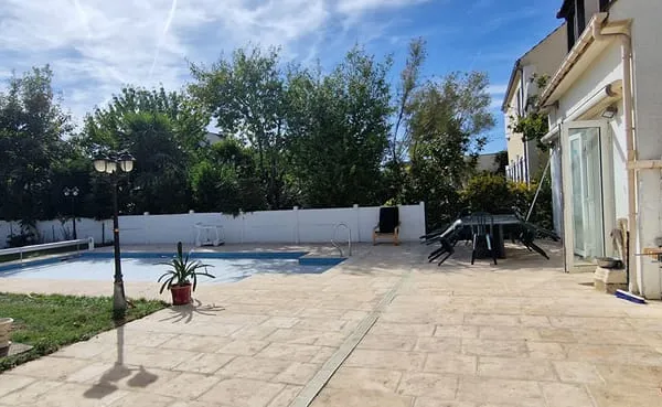 Maison spacieuse à vendre à Conflans-Sainte-Honorine - 5 chambres