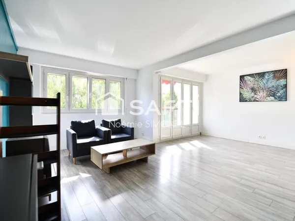 Magnifique appartement de cinq pièces! Ravalement payé par les propriétaires!