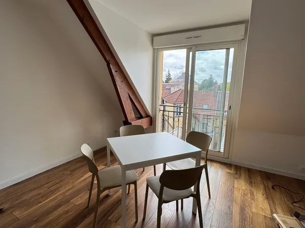 A LOUER APPARTEMENT T3 CENTRE