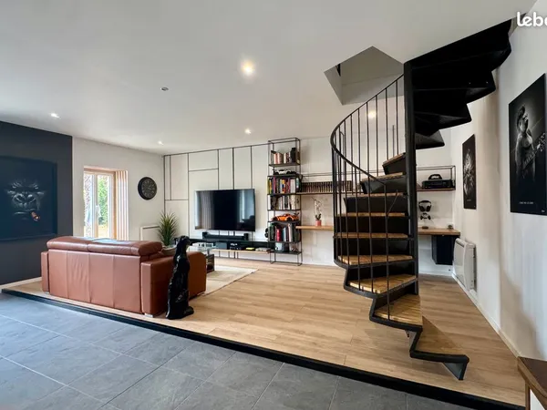 Maison en pierre entièrement rénovée - 115 m² - 3 chambres - Proche La Rochelle & TGV Paris
