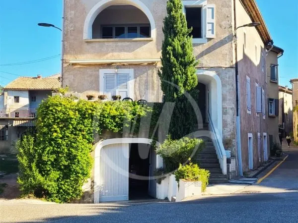Immeuble de caractère Les Mages 277 m2 investissement locatif ou maison familiale