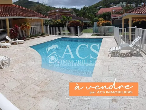 DUPLEX T2 MEUBLÉ PISCINE A 2 PAS DE LA PLAGE