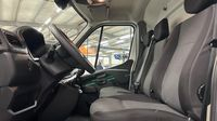 Renault Master F3500 L3H2 2.3 Blue dCi 135ch Confort Euro6 — photo 16