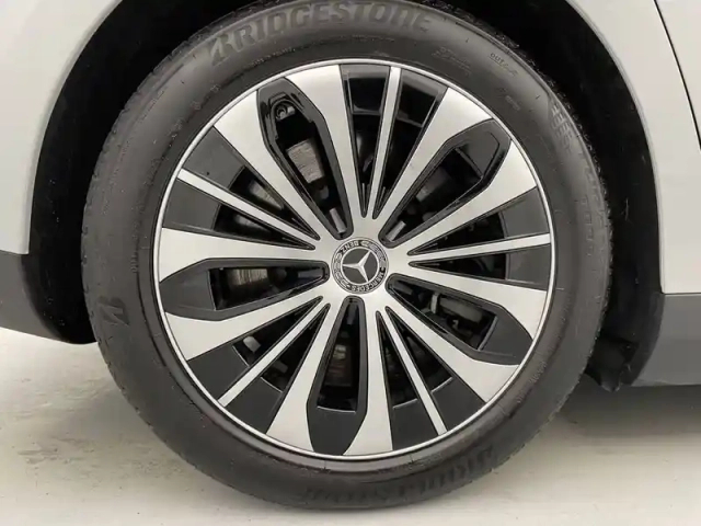 Mercedes Classe E eqe 300 — photo 46