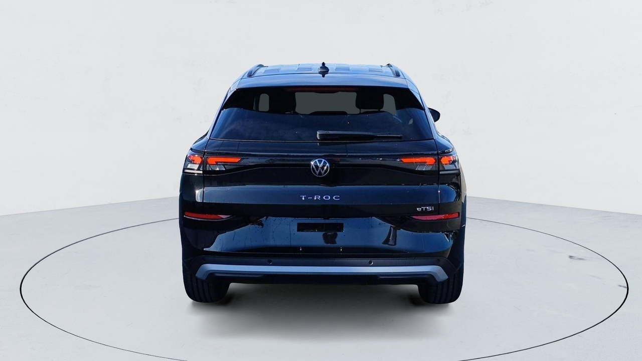 Volkswagen T-Roc — photo 4