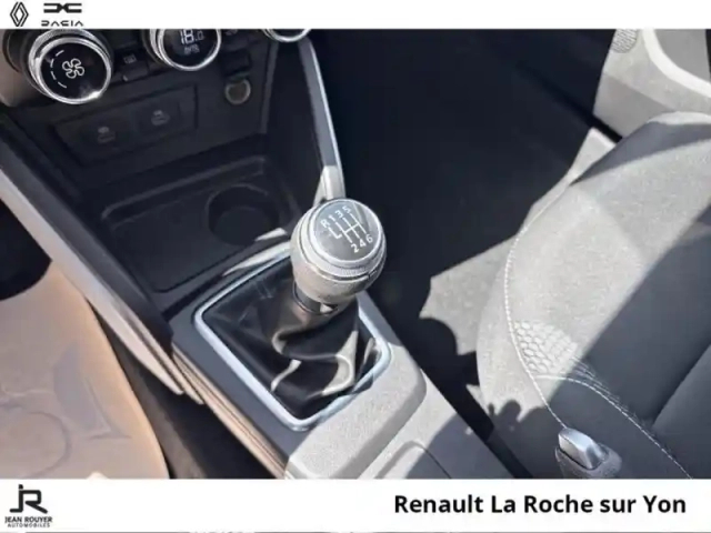 Dacia Duster 1.5 blue dci 115ch prestige + 4x2 — photo 6