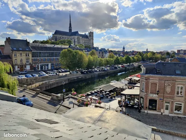 Studette Saint-Leu idéal étudiant