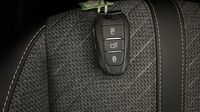 Peugeot 2008 1.2 PureTech 100ch S&S Allure — photo 16