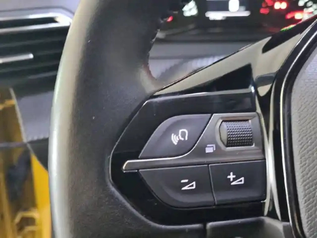 Peugeot 208 puretech 75 s&amp;s bvm5 — photo 36