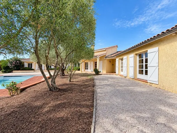 Maison 7 pièces 285 m²