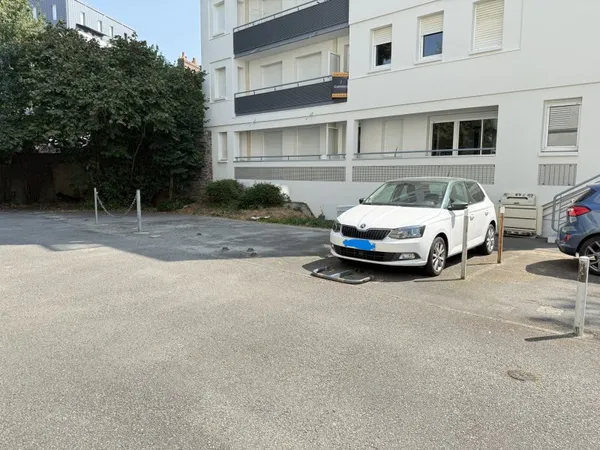 Loue parking - 10m²