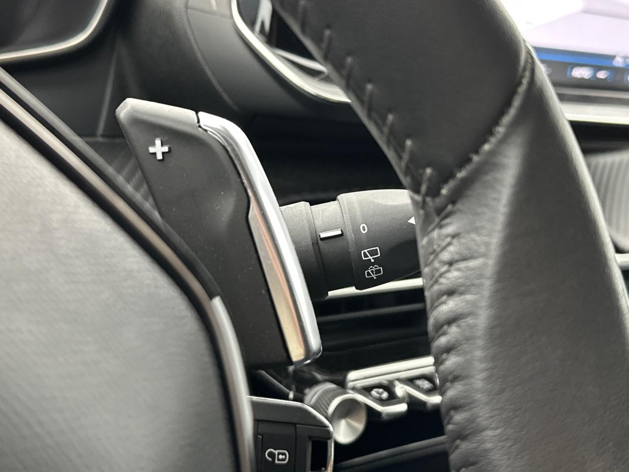 Peugeot 208 puretech 100 s&s eat8 style — photo 20