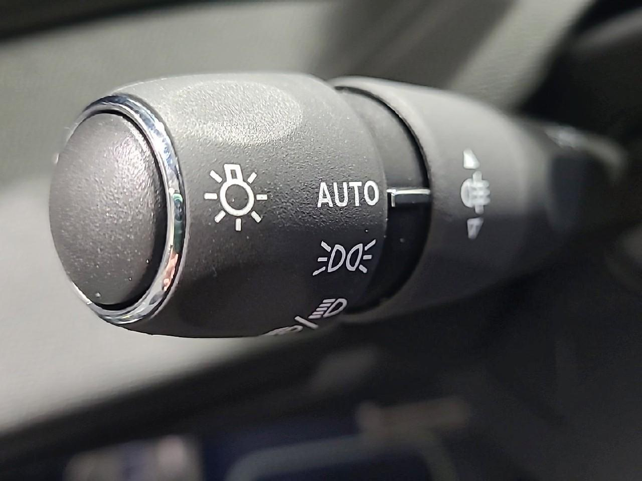 Peugeot 308 sw hybrid 136 e-dcs6 gt — photo 26