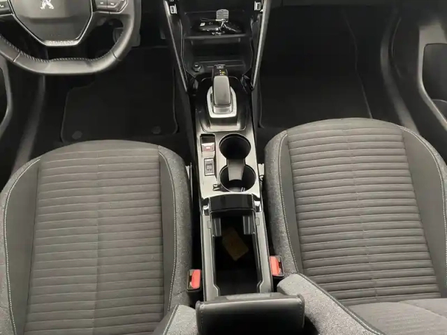 Peugeot 208 electrique 50 kwh 136ch — photo 26