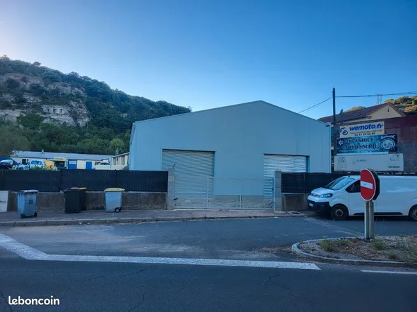 Bâtiment industriel 345m2 a louer a bedarieux