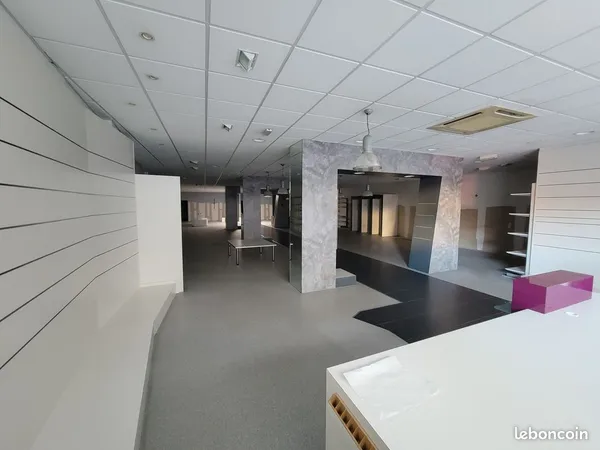 Local commercial 460 m² Montbéliard