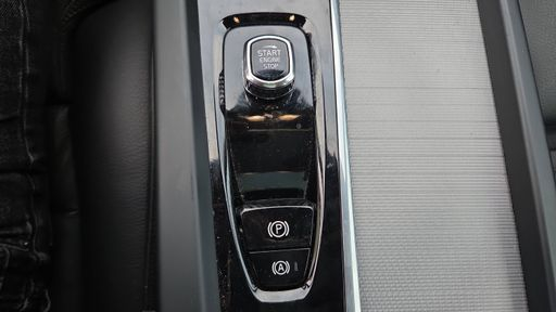 Volvo XC60 T6 Recharge 2.0 Ti 253 Plug in Hybrid 145 AWD Geartronic8 - Plus Style Dark – 2024 – 42063 km – Hybride rechargeable – Boîte Automatique — photo 28