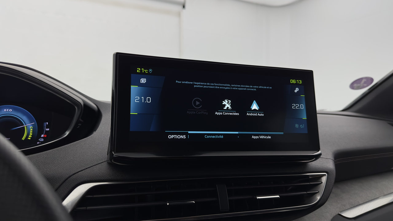 Peugeot 3008 Hybrid 225 e-EAT8 — photo 26