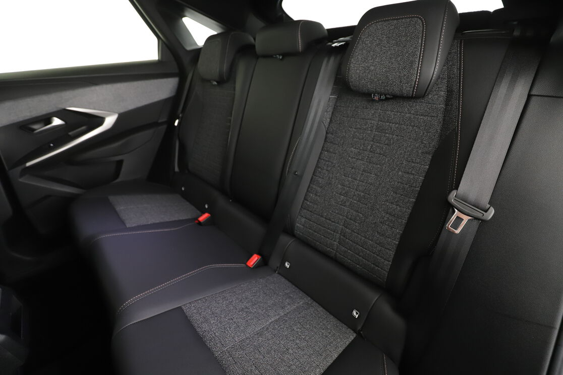 Peugeot 3008 1.2 Hybrid Allure e-DCS6 — photo 13
