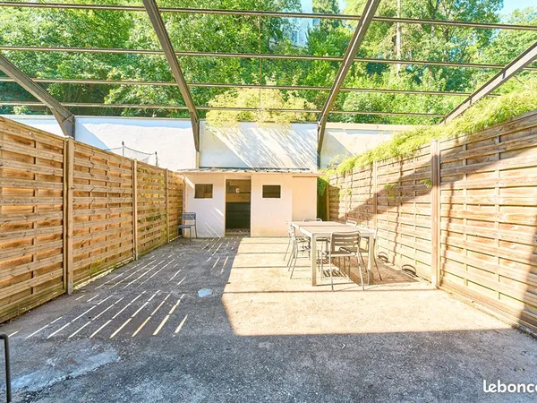 Local 91 m² SAINT DIDIER AU MONT D OR