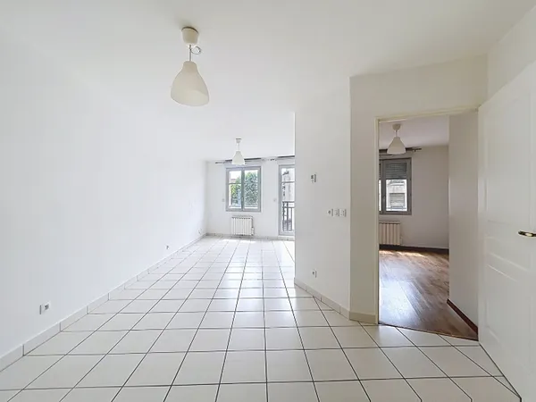 EXCLUSIVITÉ Appartement 48 m2 immeuble de 2010.
