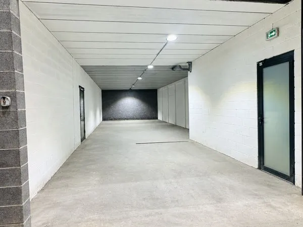 à louer - dépôt / garage 100 m² - roubaix (59100) - sécurisé