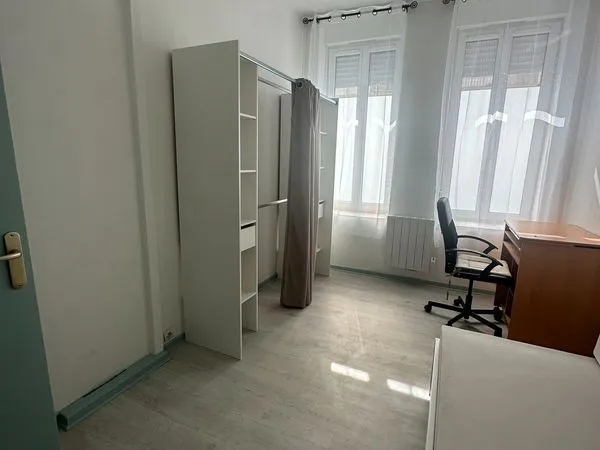 580 loue un appartement lille fives proche de metro