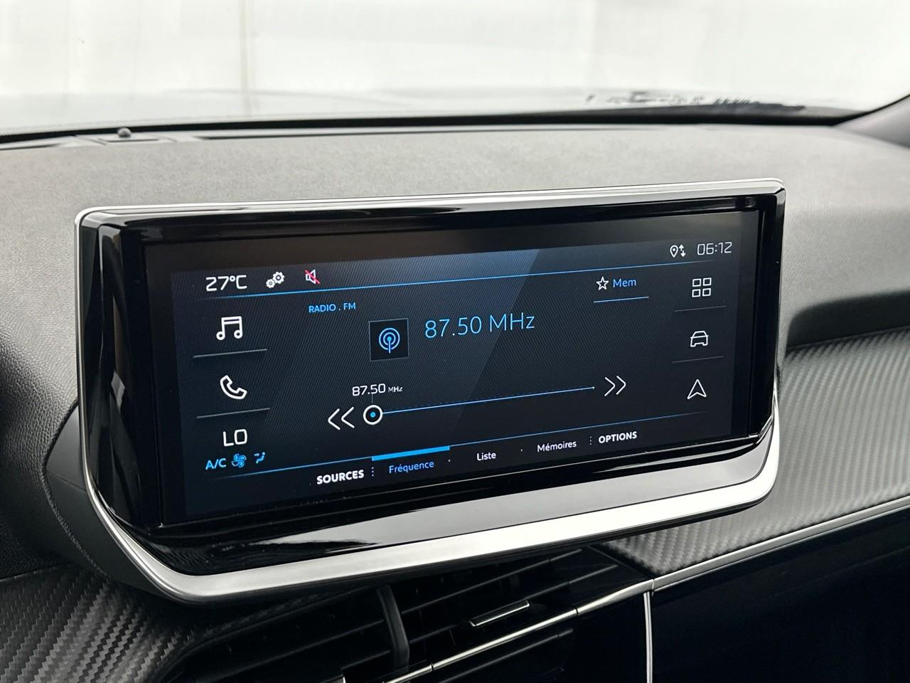 Peugeot 2008 hybrid 145 e-dcs6 style — photo 22