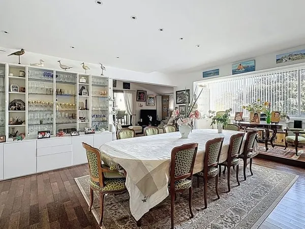 Appartement 4 pièces 145 m²