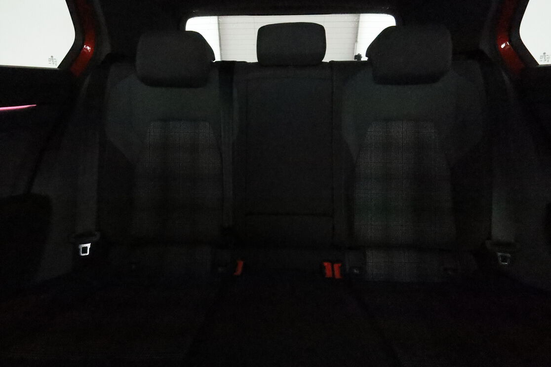 Volkswagen Golf VIII 2.0 TSI GTI DSG7 — photo 14